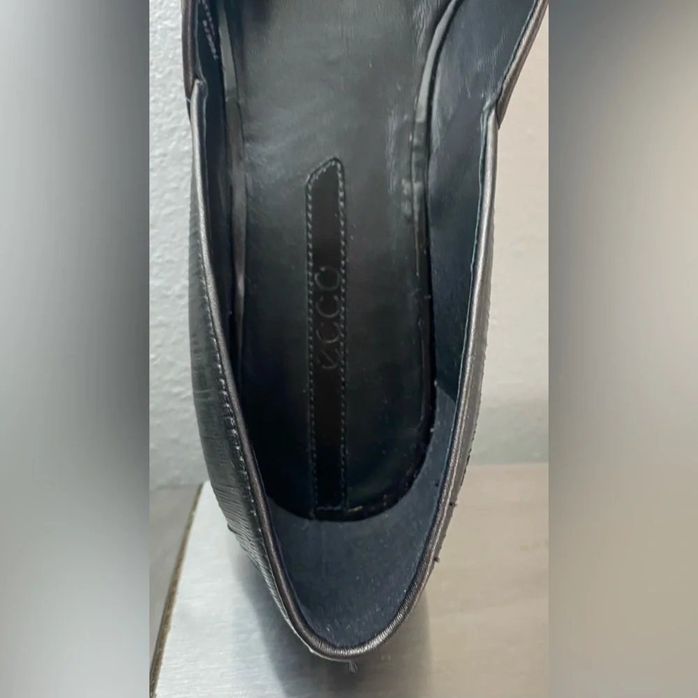 ECCO ..Elegant Black Women's Flats - Picture 8 of 16